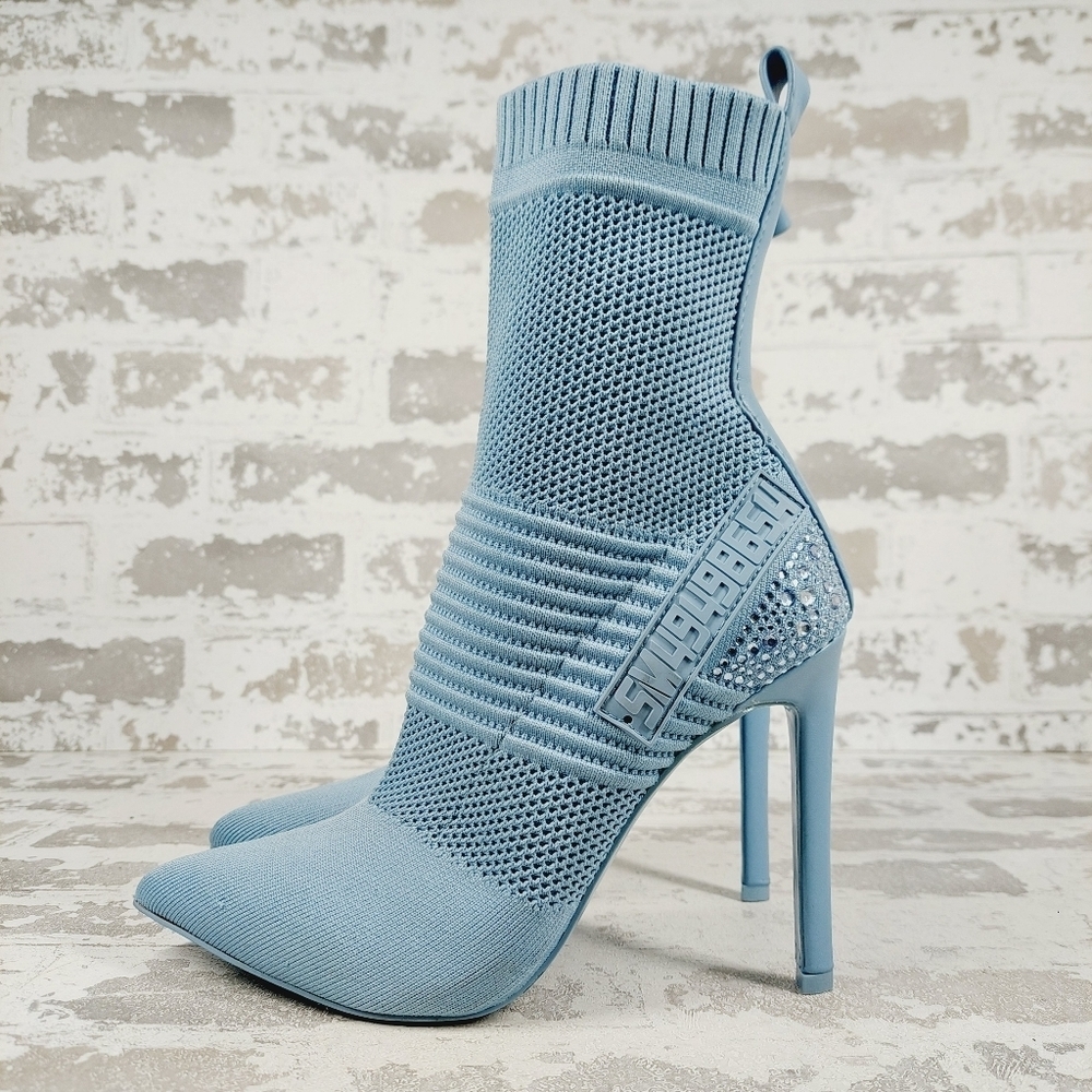 New Steve Madden Maxwell Blue Perforated Heeled Ankle Boots C1048
